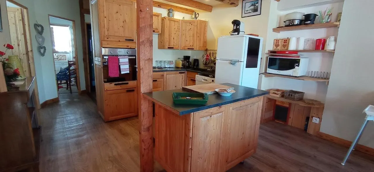 Logis Saint Roch Apartment Montaimont